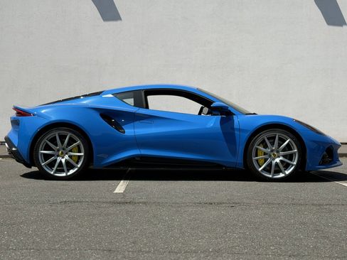 Used 2025 Lotus Emira RWD image 5