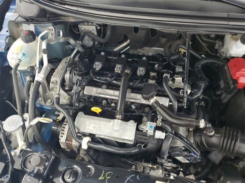 Used 2024 Nissan Versa SR image 11