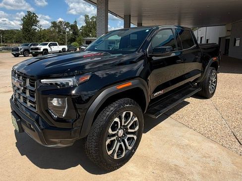 Used 2024 GMC Canyon AT4 w/ AT4 Premium Package AWD/4WD image 5