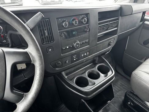 Used 2014 Chevrolet Express 2500 image 17