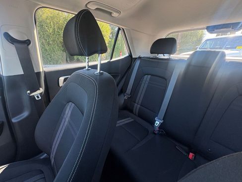 Used 2025 Hyundai Venue SEL image 39