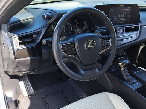 Used 2022 Lexus ES 300h w/ Premium Package FWD image 16