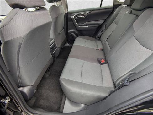 Used 2024 Toyota RAV4 XLE FWD image 17
