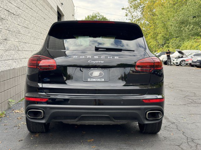 Used 2016 Porsche Cayenne w/ Premium Package AWD/4WD image 37