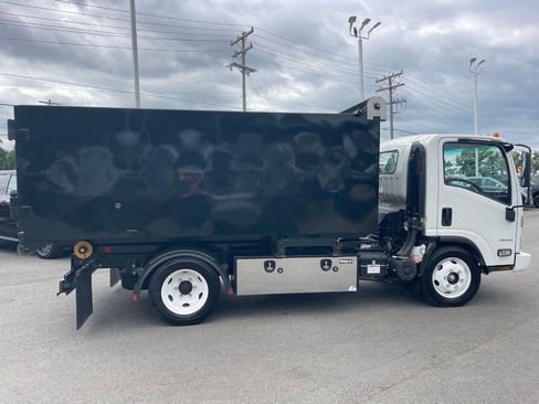 Used 2024 Chevrolet Low Cab Forward image 6