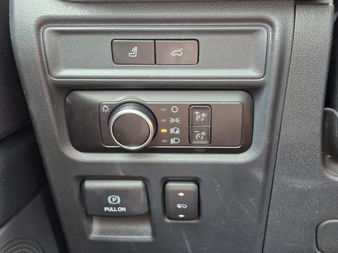 Used 2023 Ford Expedition XLT RWD image 24