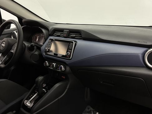 Used 2025 Nissan Versa SV FWD image 34