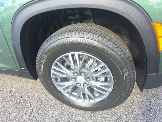 New 2027 Chevrolet Traverse LT w/ Driver Confidence Package FWD image 11