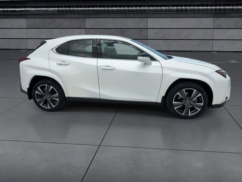 Used 2024 Lexus UX 250h FWD w/ Premium Package image 9