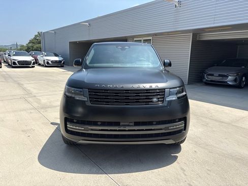 Used 2025 Land Rover Range Rover SE AWD/4WD image 2