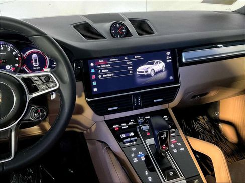 Certified 2023 Porsche Cayenne Coupe AWD/4WD image 16