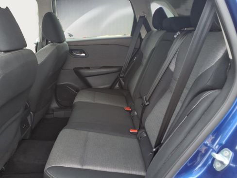 Used 2022 Nissan Rogue SV AWD/4WD image 13