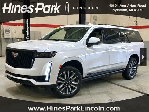 Used 2022 Cadillac Escalade ESV Sport Platinum w/ Heavy-Duty Trailer Package image 1