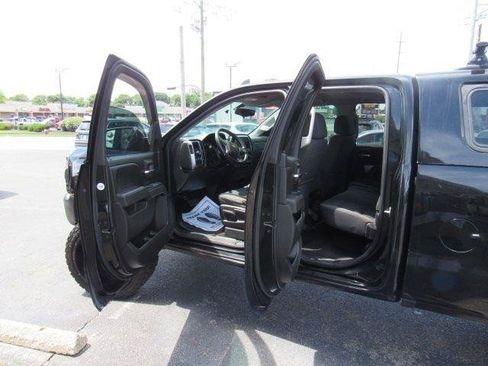 Used 2018 Chevrolet Silverado 1500 LT AWD/4WD image 10