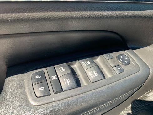 Used 2019 Jeep Grand Cherokee Limited AWD/4WD image 21
