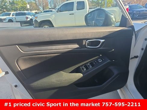 Used 2023 Honda Civic Sport image 11