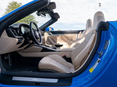 Certified 2022 Porsche 911 Turbo image 25