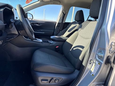 Used 2024 Toyota RAV4 XLE image 18