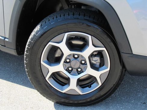 Used 2022 Jeep Compass Trailhawk w/ Trailhawk Convenience Group image 7