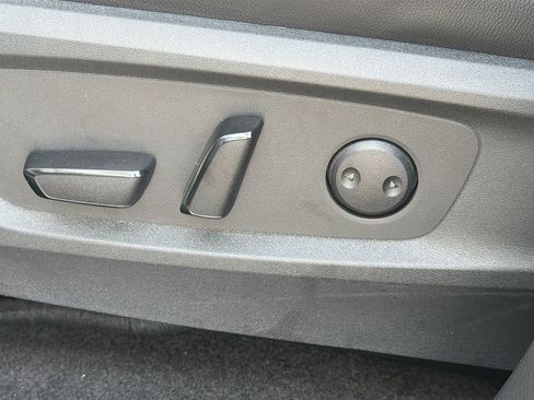 Used 2023 Nissan Pathfinder SL image 24