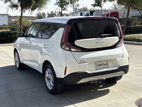Used 2024 Kia Soul LX w/ Option Group 015 image 5