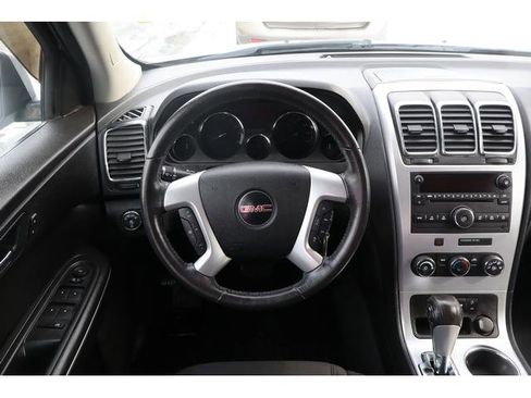 Used 2011 GMC Acadia SLE image 10