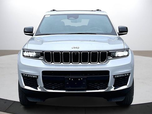 Certified 2024 Jeep Grand Cherokee L Limited w/ Luxury Tech Group II image 3