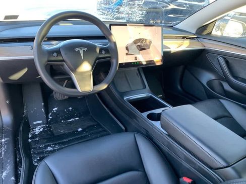 Used 2023 Tesla Model 3 Standard Range image 19