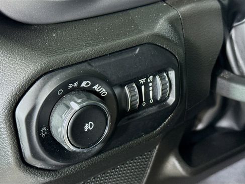 Used 2022 Jeep Wrangler Unlimited Sport image 9