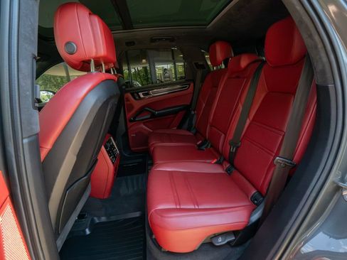 Used 2022 Porsche Cayenne GTS AWD/4WD image 16