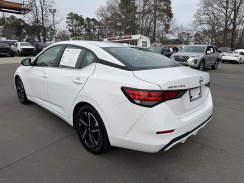 Used 2024 Nissan Sentra SV image 9