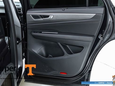 Used 2025 Volkswagen Atlas Cross Sport SE w/ Panoramic Sunroof Package image 31