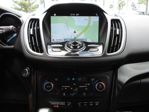 Used 2018 Ford Escape Titanium FWD image 19