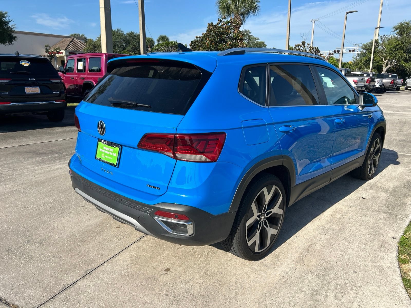 Used 2023 Volkswagen Taos SEL AWD/4WD image 5