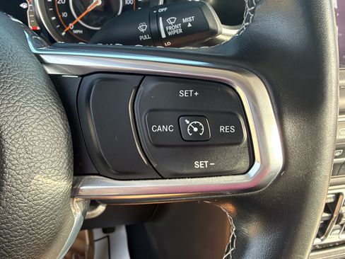 Used 2021 Jeep Gladiator Overland w/ Popular Equipment Package AWD/4WD image 23