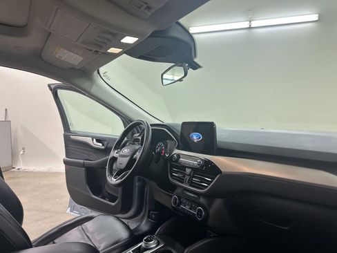 Used 2022 Ford Escape SEL image 19