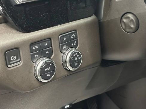 Used 2023 GMC Sierra 1500 SLT w/ SLT Premium Package AWD/4WD image 22
