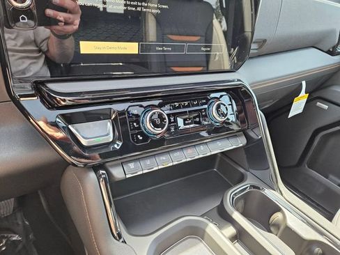 New 2026 GMC Sierra 3500 AT4 w/ AT4 Premium Plus Package AWD/4WD image 30