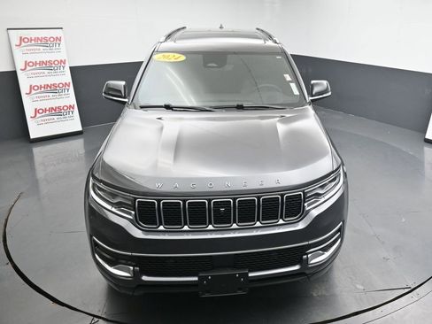 Used 2024 Jeep Wagoneer 4WD w/ Premium Group I image 30