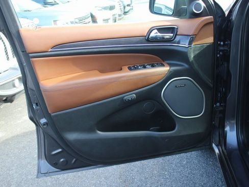 Used 2020 Jeep Grand Cherokee Overland image 20