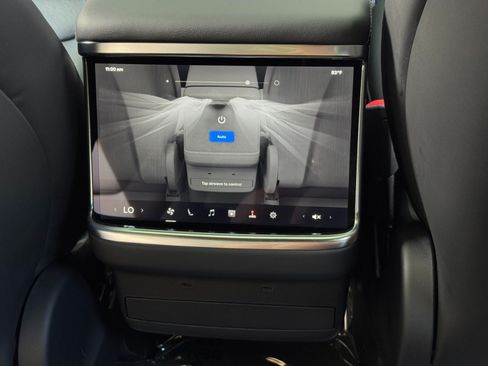 Used 2023 Tesla Model X AWD/4WD image 34