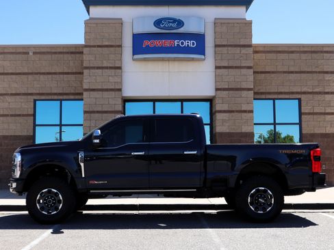 Used 2024 Ford F350 Platinum w/ Tremor Off-Road Package AWD/4WD image 9