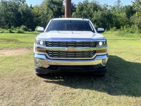 Used 2017 Chevrolet Silverado 1500 LT w/ LT Convenience Package AWD/4WD image 9