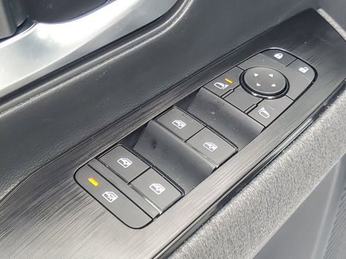 New 2026 Nissan Kicks SV image 9