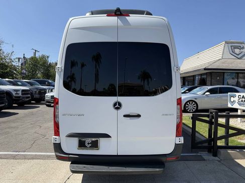 Used 2022 Mercedes-Benz Sprinter 2500 image 4