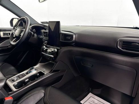 Used 2024 Ford Explorer ST w/ Technology Package image 32