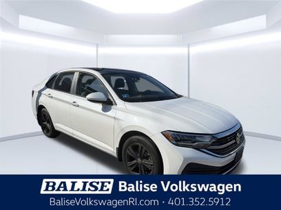 Used 2023 Volkswagen Jetta SE w/ Panoramic Sunroof Package