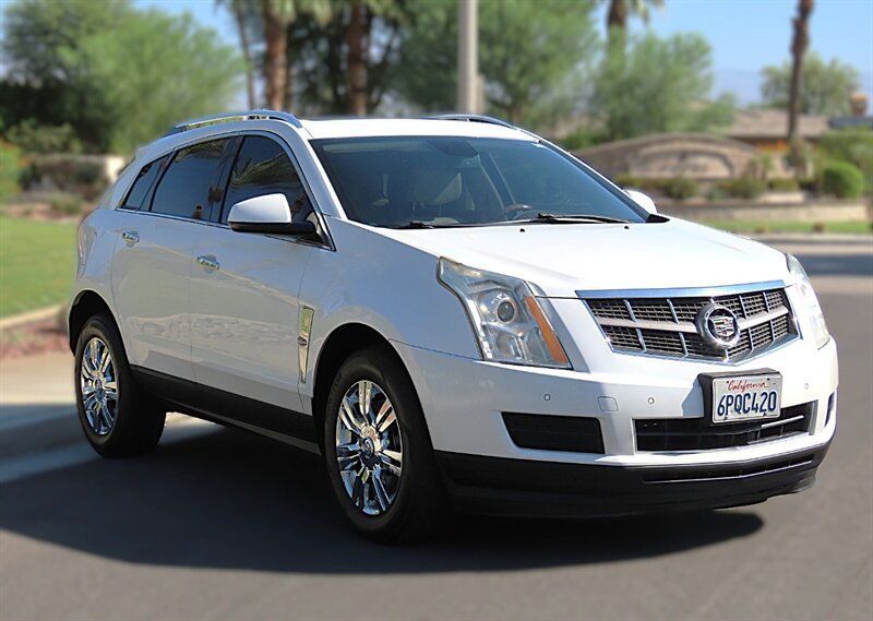 Used 2011 Cadillac SRX Luxury FWD image 3