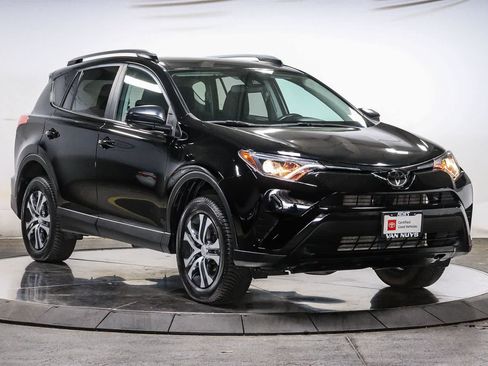 Certified 2017 Toyota RAV4 LE w/ Carpet Mat Package AWD/4WD image 5