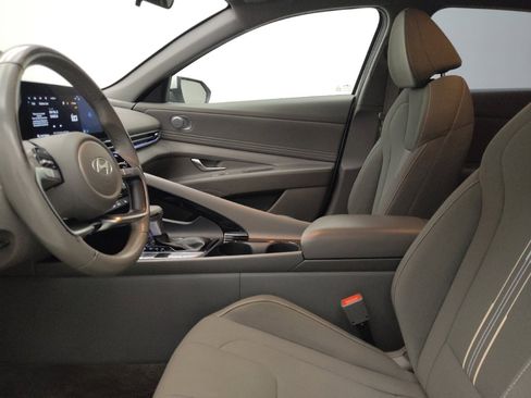 Used 2024 Hyundai Elantra SEL w/ Convenience Package FWD image 17